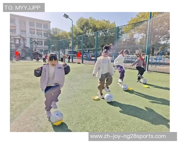 足球兄弟童装引领时尚潮流让孩子们在运动中绽放活力与自信